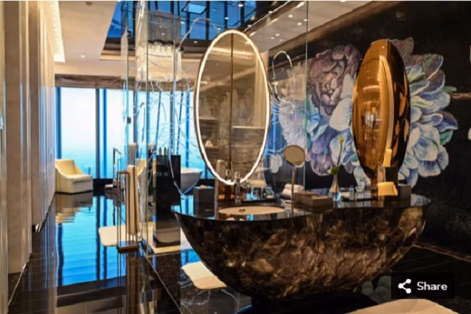 Phòng tắm được trang bị nội thất xa hoa. Ảnh: Getty Image