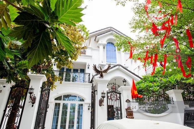 Trước khi thông báo xây biệt thự 200 tỷ, vợ chồng Di Băng sở hữu một căn với giá trị khoảng 22 tỷ đồng.