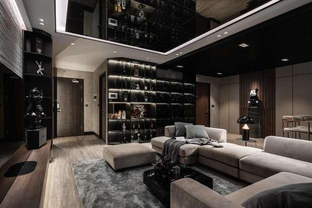 Căn hộ của Mai Phương Bùi nằm tại khu chung cư cao cấp trên đường Minh Khai - Hà Nội, với tổng diện tích là 100m2.