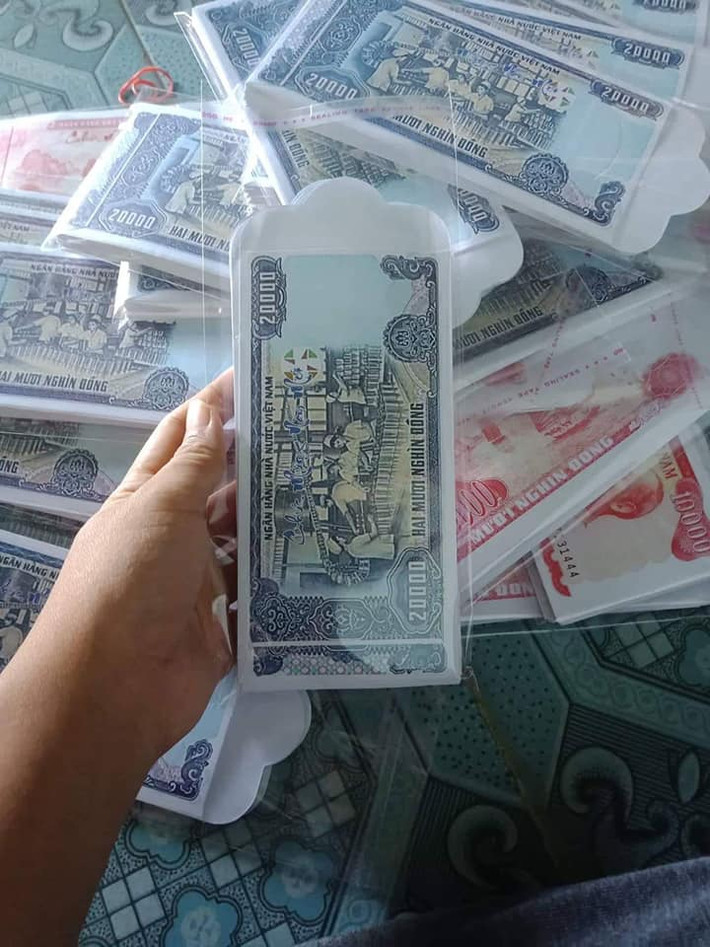 Các loại bao lì xì này cũng được nhiều khách hàng lựa chọn vì nó mang đến một chút hoài niệm. Ảnh: FB Truc Doan.