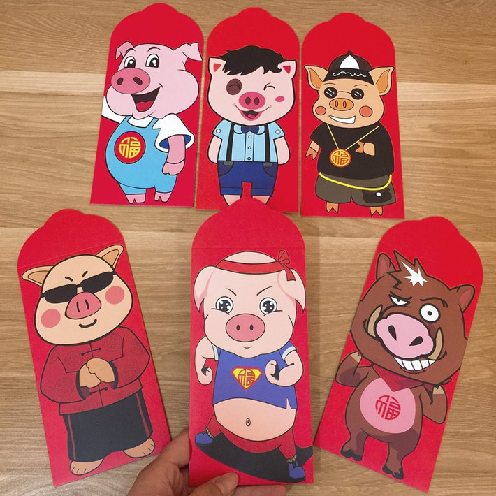 Phong bao lì xì in hình các chú heo ngộ nghĩnh với đầy đủ kiểu dáng, màu sắc khác nhau được rao bán từ 15.000 - 70.000 đồng/10 chiếc. Ảnh: FB Đỗ Trang.