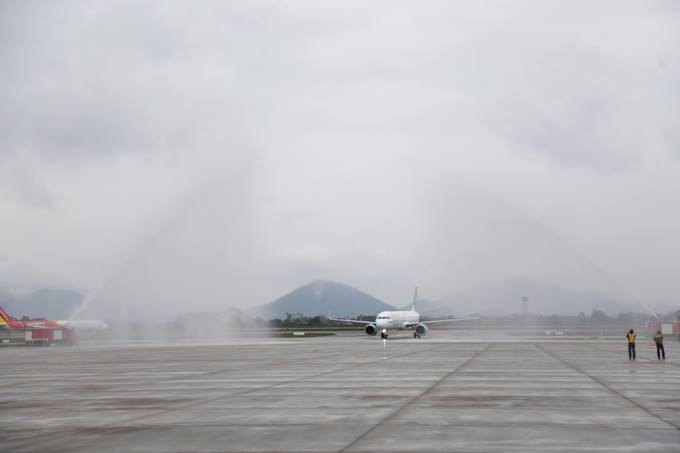Sáng 16/1, hãng hàng không Bamboo Airways đã thực hiện thành công chuyến bay thương mại đầu tiên từ TP HCM đi Hà Nội.
