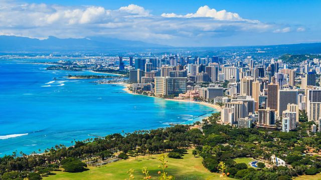 Thành phố Honolulu ở thiên đường du lịch Hawaii, Mỹ, nằm tại bờ biển phía nam của đảo Oahu có điểm số trung bình đạt 8,6, đứng vị trí thứ 9. Ảnh: BI.