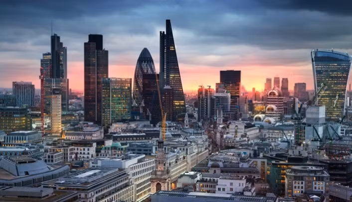 Thủ đô London của nước Anh là nơi có giá nhà đắt đỏ nhất châu Âu, nhưng chỉ xếp ở vị trí thứ 10 trên thế giới. Ảnh: Edie.net.