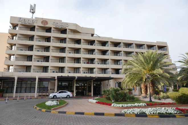 Khuôn viên khách sạn rộng rãi và sang trọng. Ảnh: Booking.