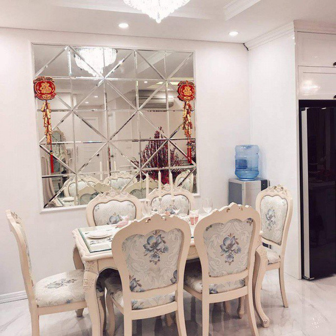 Khu vực bàn ăn bố trí gần phòng khách. Ảnh: Nld.