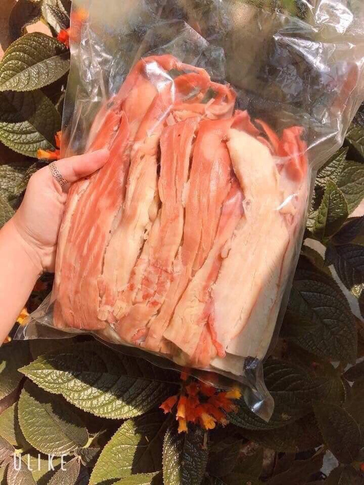 Ngoài ăn trực tiếp, thịt cua hun khói Nga còn có thể chiên với pho mai hoặc cho vào nấu cháo. Ảnh: FB Tuyen Nguyen.