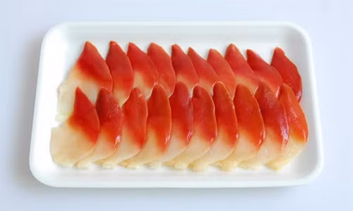 Đặc biệt, sò đỏ chỉ được khai thác khi đủ 3 năm tuổi. Sau khi đánh bắt, những con sò chưa đạt đủ kích cỡ tiêu chuẩn của sò trưởng thành sẽ được trả về biển. Ảnh: Ocxan.