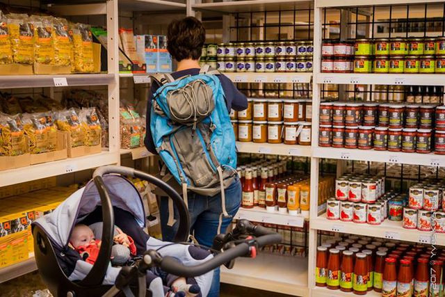 Ai trở thành người đồng điều hành đều phải cam kết làm việc ít nhất 3 giờ/tuần tại siêu thị.