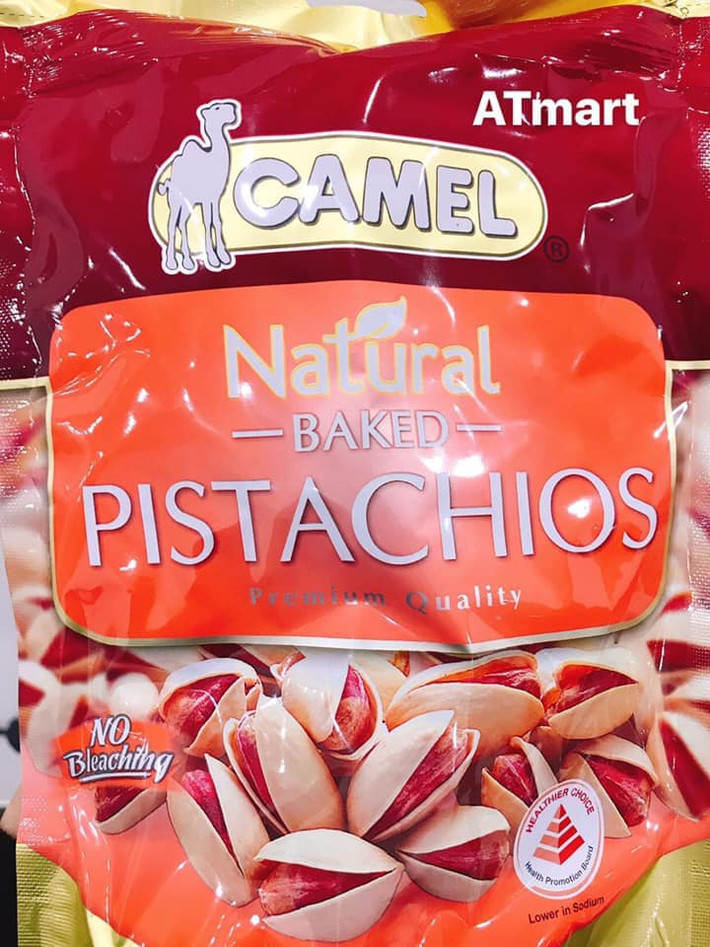 Hạt dẻ cười đỏ đóng gói 400g có giá bán từ 280.000 - 320.000 đồng/gói. Ảnh: FB Jenny Hà.