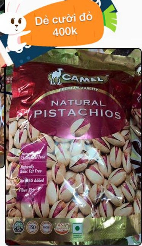 Gần Tết Nguyên đán, hạt dẻ cười đỏ Singapore xuất hiện nhiều trên chợ mạng và một số cửa hàng tiện lợi. Ảnh: Facebook.