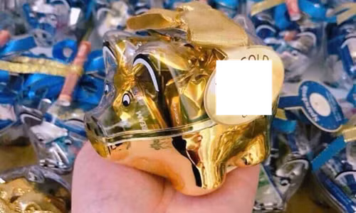 Socola hình heo biểu tượng cho sự no đủ và an nhàn có giá 210.000 đồng/cái. Ảnh: FB Hoang Hồng My.