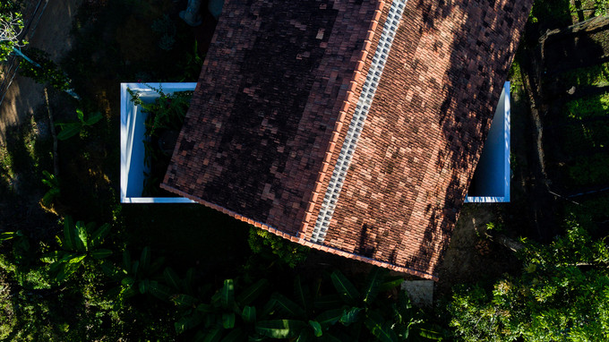 Hai phòng ngủ đặt cắt chéo kiến trúc chính. Nguồn ảnh: Quang Dam.