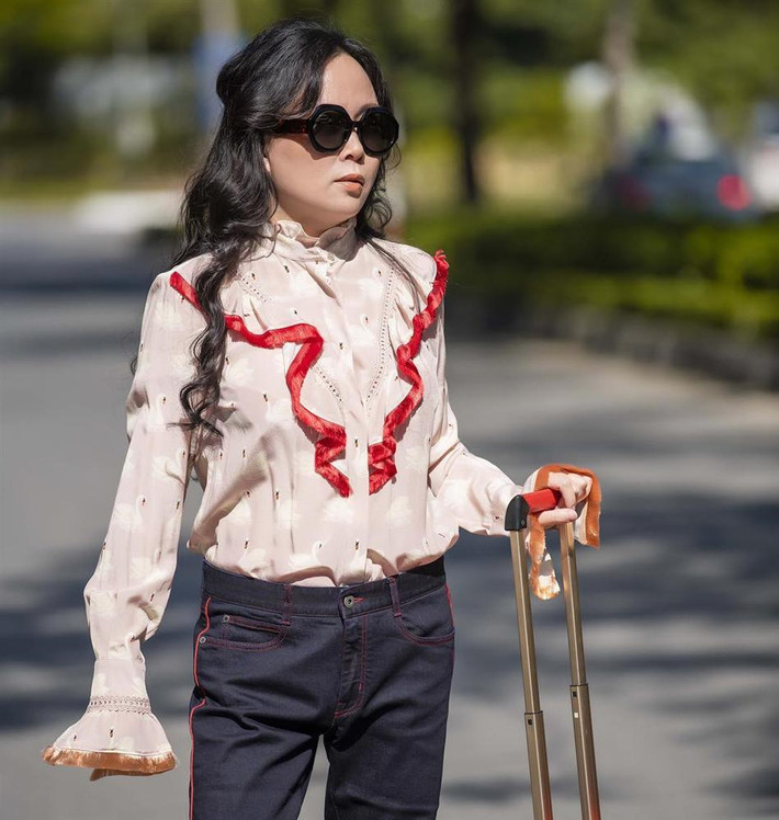 Được biết đến là nữ doanh nhân nghiện hàng hiệu của showbiz Việt nhưng Phượng Chanel ít khi mặc đồ hiệu mà toát lên vẻ sang chảnh. Ảnh: 2sao.