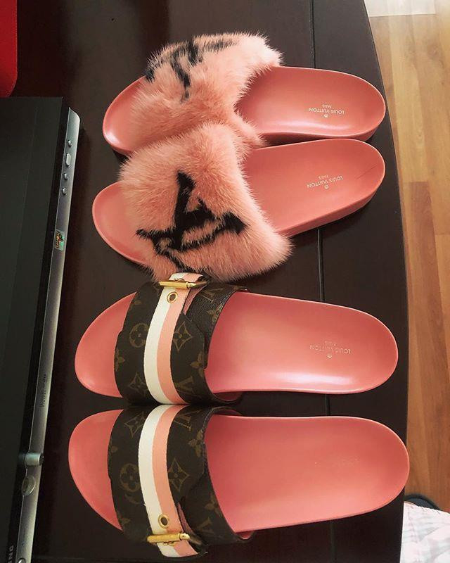 Trước đó, Hoa hậu Việt Nam 2006 cũng bổ sung vào bộ sưu tập hàng hiệu hai đôi dép LV màu hồng (mỗi đôi có giá khoảng 1.090 USD) nhưng chỉ để làm vật trưng bày vì quá xinh.