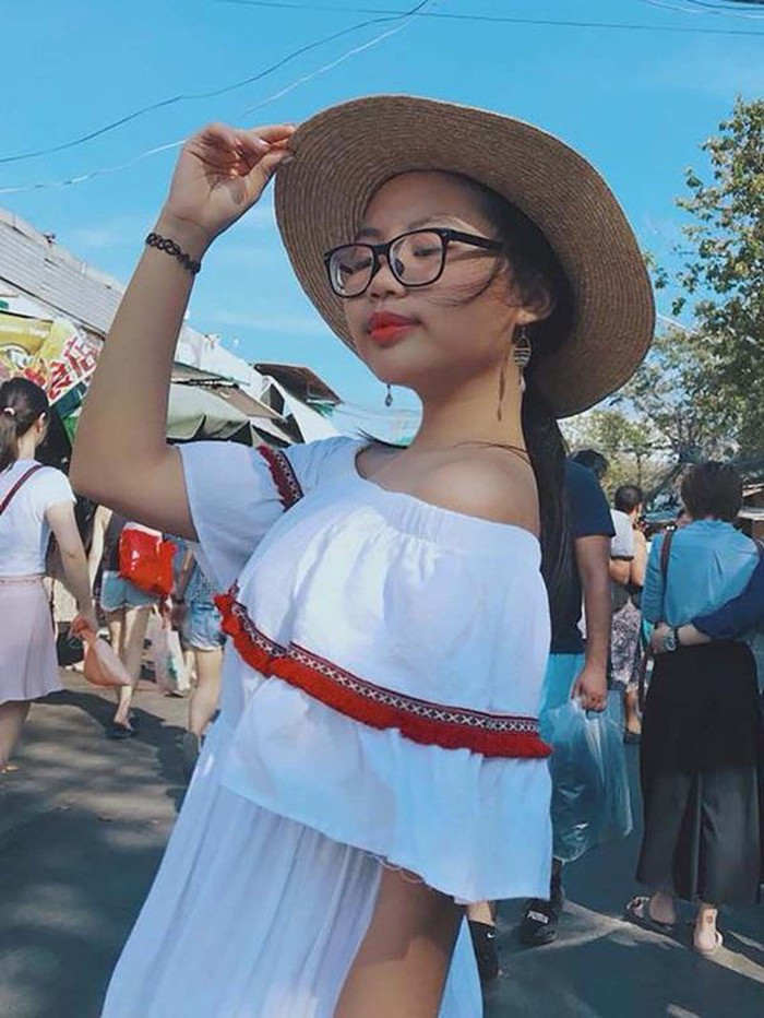 Nhờ mức thu nhập khủng mà Phương Mỹ Chi mở hẳn cho mẹ một quán chè riêng và mua cho cả gia đình một căn nhà khang trang tại Sài Gòn. Ảnh: GDVN.