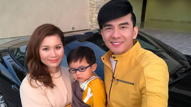 Thủy Tiên cũng có kinh nghiệm trong ngành giải trí khi có 7 năm làm phát thanh viên và sản xuất chương trình cho đài Bay Area, San Francisco.