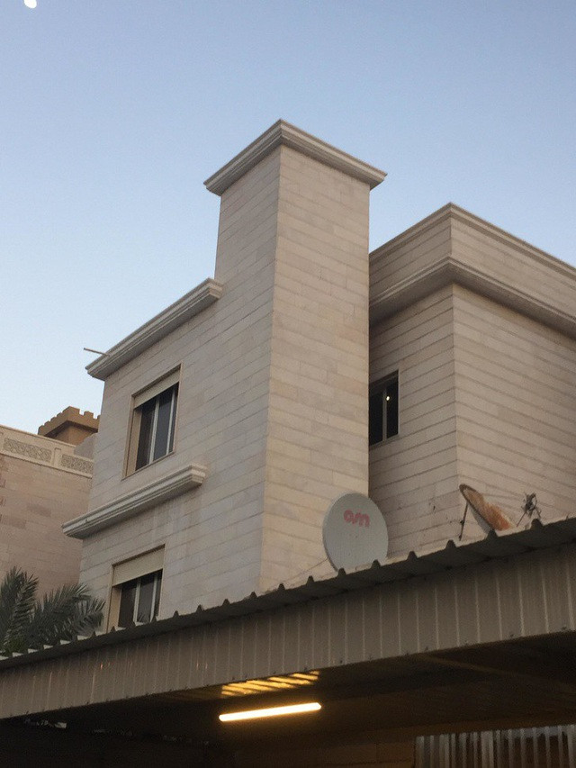 Khi thiết kế nhà, có lẽ kiến trúc sư chỉ cần cửa sổ phía sau mang tính chất "trang trí".