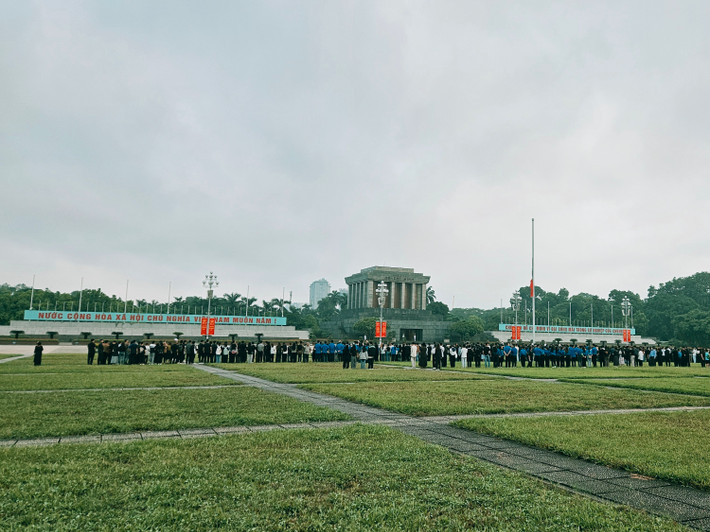 Lễ truy điệu Đồng chí Tổng Bí thư Nguyễn Phú Trọng được tổ chức lúc 13h ngày 26/7 tại Nhà tang lễ Quốc gia số 5 Trần Thánh Tông. Lễ an táng lúc 15h cùng ngày tại Nghĩa trang Mai Dịch, thành phố Hà Nội.