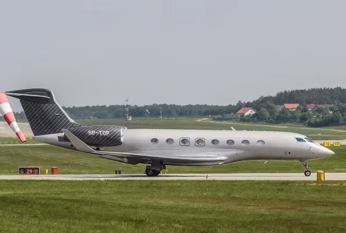 Chiếc máy bay phản lực tư nhân hàng đầu của Gulfstream có giá bắt đầu từ 66,5 triệu USD. Chi phí vận hành thường lên đến hàng triệu USD. Ảnh: BI