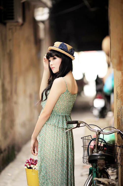 Từng là học sinh lớp chuyên Pháp nên Kỳ Duyên có niềm đam mê đặc biệt với thứ tiếng này. Tình yêu với nước Pháp hoa lệ từ nhỏ giúp cô bạn học ngoại ngữ này một cách chăm chỉ, say mê.