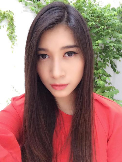 Ngoài tài năng và sự nghiệp sáng ngời, Ngọc Mỹ còn gây chú ý, hấp dẫn bằng ngoại hình xinh đẹp, sang trọng của mình. Ngọc Mỹ có dáng người cao, khuôn mặt thon, mũi cao và khóe miệng rất quyến rũ. Ảnh: FBNV.