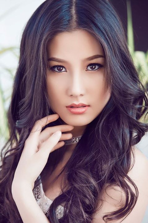 Gương mặt người mẫu teen quen thuộc Diễm My 9X cũng là một cô nàng cầm tinh Ngọ và luôn thể hiện sự nổi bật, năng động của mình trong nhiều lĩnh vực nghệ thuật.