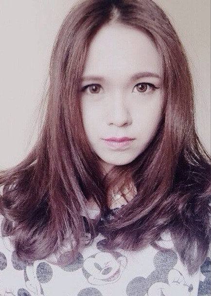 Là hot girl xinh đẹp, nổi tiếng ở Malaysia, Winky Loke luôn biết cách để thể hiện sự vui vẻ, hòa đồng của mình với tất cả mọi người.