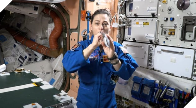 Cách phi hành gia xử lý quần áo bẩn thế nào? - Hình 5 Cach phi hanh gia xu ly quan ao ban the nao?-Hinh-5