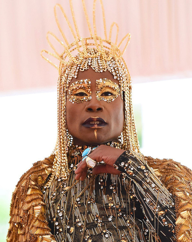 Met Gala: Nơi tôn vinh những phong cách trang điểm quái dị - Hình 5 Met Gala: Noi ton vinh nhung phong cach trang diem quai di-Hinh-5