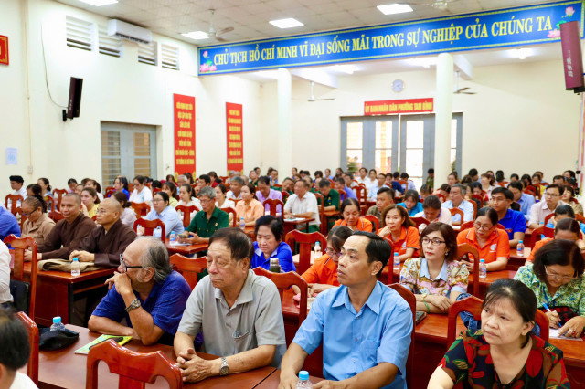 Đông đảo cử tri phường Tam Bình tham dự hội nghị