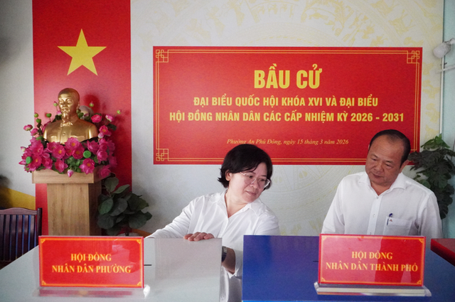 Lãnh đạo TPHCM kiểm tra khu vực bỏ phiếu thuộc phường An Phú Đông