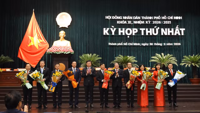 Thường trực HĐND TP.Hồ Chí Minh khóa XI ra mắt tại Kỳ họp