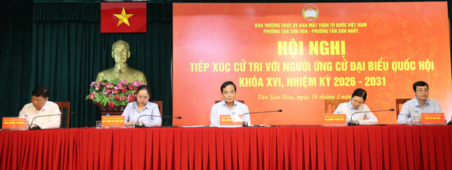 Bí thư Thành ủy TPHCM Trần Lưu Quang cùng 4 người ứng cử đại biểu Quốc hội khóa XVI tiếp xúc cử tri phường Tân Sơn Hòa và Tân Sơn Nhất sáng 10-3