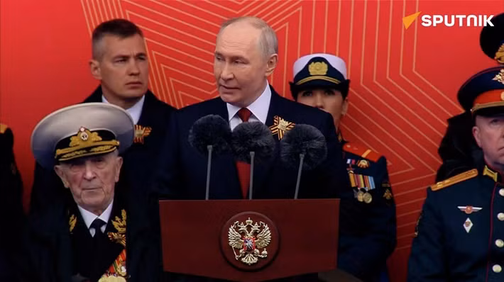 Tổng thống Putin cũng đã kêu gọi dành một phút mặc niệm để tưởng nhớ những người đã hy sinh trong cuộc Chiến tranh Vệ quốc vĩ đại. Ảnh: Sputnik.