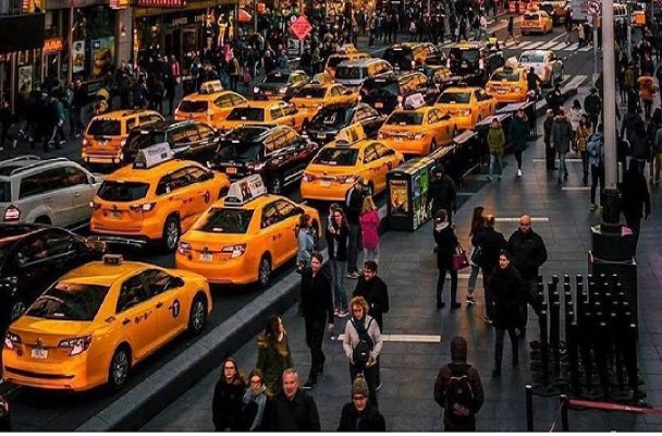 Theo Bored Panda, taxi ở New York có màu vàng. Chính quyền thành phố chính thức đưa ra quy định này vào năm 1967. (Nguồn ảnh: Bored Panda)