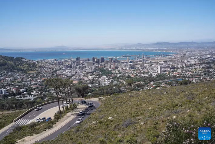 Toàn cảnh thành phố Cape Town hiện đại nhìn từ trên cao ngày 20/10.