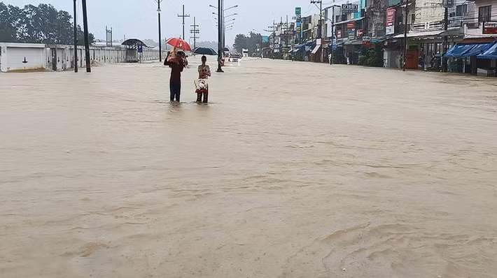 Người dân tại nhiều cộng đồng đã được sơ tán để đảm bảo an toàn. Ảnh: Thaipbs.