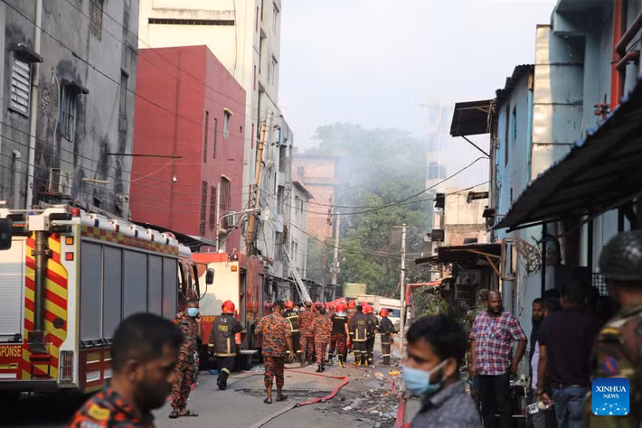 Lính cứu hỏa cho biết số người chết trong vụ cháy có thể còn gia tăng.