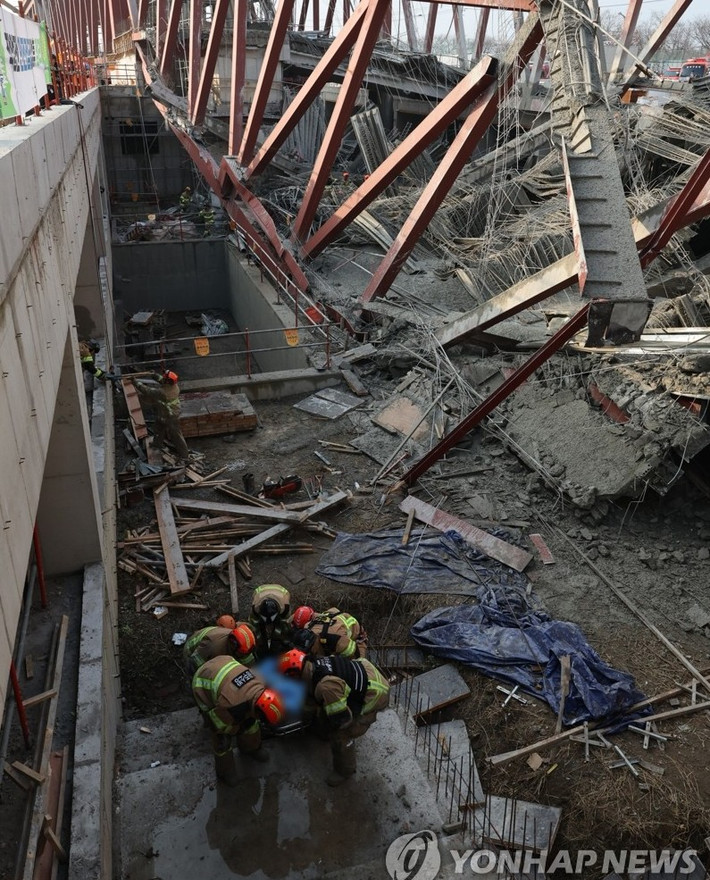4 nạn nhân được xác định là kỹ thuật viên thuộc một nhà thầu phụ, tất cả đều là công dân Hàn Quốc. Ảnh: Yonhap.