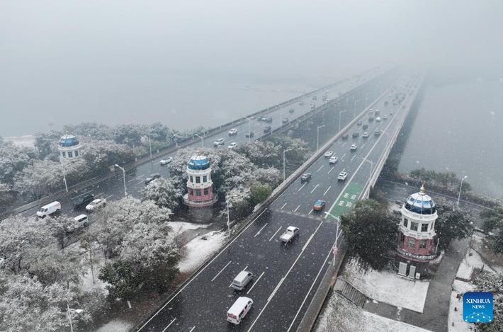 Cáp Nhĩ Tân được mệnh danh là "thành phố băng tuyết" vì mùa đông lạnh giá, tuyết phủ trắng xóa và nổi tiếng với Lễ hội Băng đăng Quốc tế Cáp Nhĩ Tân.
