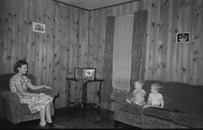 Phòng khách trong ngôi nhà dự án ở Arkansas năm 1938.