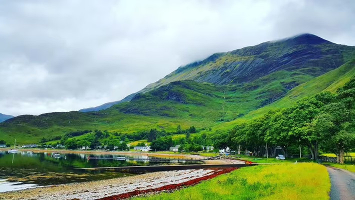 Theo Daily Mail, nằm bên hồ Loch Nevis, Inverie là một ngôi làng biệt lập ẩn mình trong vùng cao nguyên Scotland. Ảnh: Getty.