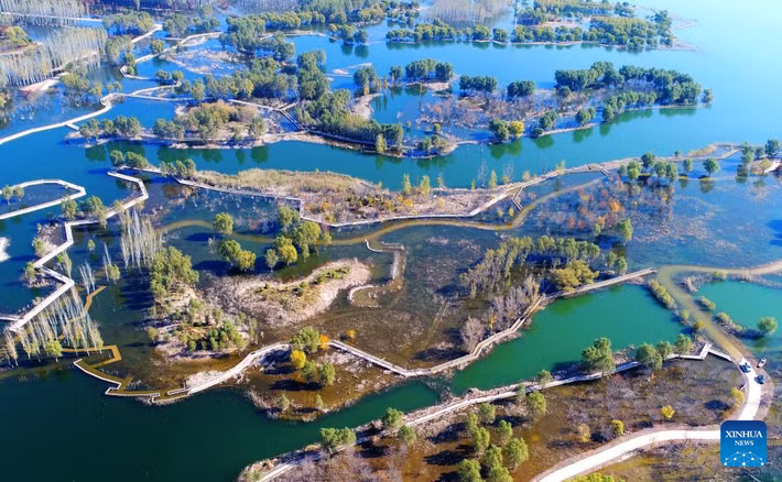 Hồ chứa nước ở huyện Hoài Lai, thành phố Trương Gia Khẩu, tỉnh Hà Bắc, miền bắc Trung Quốc, ngày 21/10.