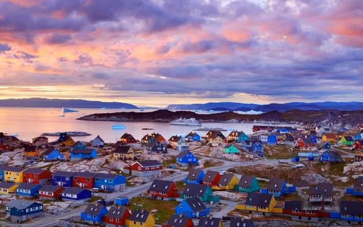 Ngôi làng Migdal như trong truyện cổ tích ở Greenland, một vùng lãnh thổ tự trị của Đan Mạch.