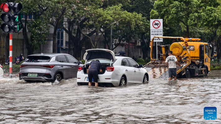 Theo Cơ quan quản lý tình trạng khẩn cấp thành phố, tính đến 11 giờ sáng 6/10, cơn bão đã ảnh hưởng đến 10.561 người ở Bắc Hải, trong đó 10.003 người phải di dời đến nơi an toàn và khoảng 3.400 ha vụ mùa bị thiệt hại.