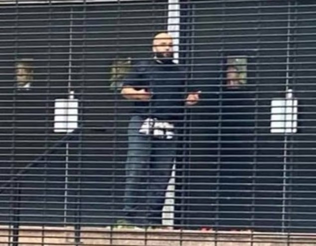 Vài phút sau vụ tấn công, nghi phạm Jihad Al-Shamie đã bị cảnh sát bắn chết. Ảnh: DM.