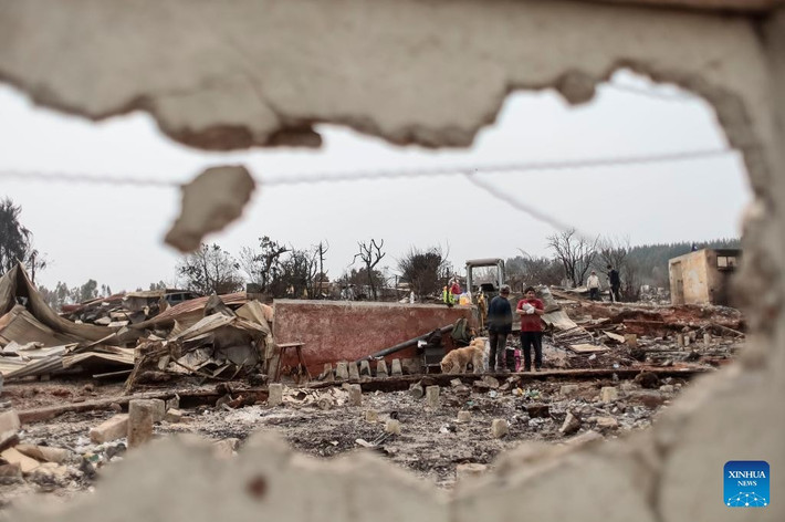 Tổng thống Boric cũng gửi lời cảm ơn các quốc gia, bao gồm Mexico, Argentina và Brazil, đã gửi lính cứu hỏa và hàng viện trợ tới Chile. Ảnh: Xinhua.