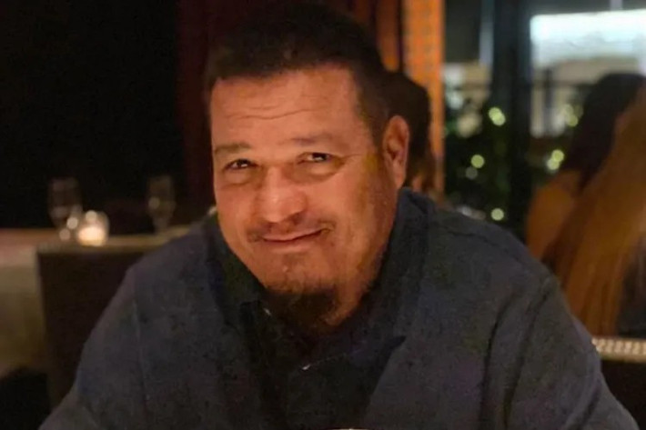 Trước đó, một công nhân xây dựng khác tử vong do bị chôn vùi dưới lớp đất sâu khi một con hào ở Arizona, Mỹ, bị sập hôm 28/7. Nạn nhân là Ronald Andrew Baquera Jr. (ảnh), 44 tuổi, đang làm việc tại một công trường ở Goodyear thì mặt đất đột nhiên sụp xuống. Các công nhân đã cố gắng hết sức để giải cứu Andrew nhưng không thành công. Ảnh: GoFundMe.