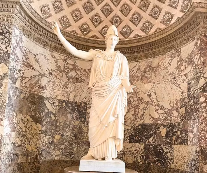 Bảo tàng Louvre lưu giữ hơn 380.000 hiện vật, nhưng chỉ trưng bày khoảng 35.000 tác phẩm thường xuyên, chia thành 8 bộ sưu tập chính cùng nhiều bộ sưu tập khác. Ảnh: DC.